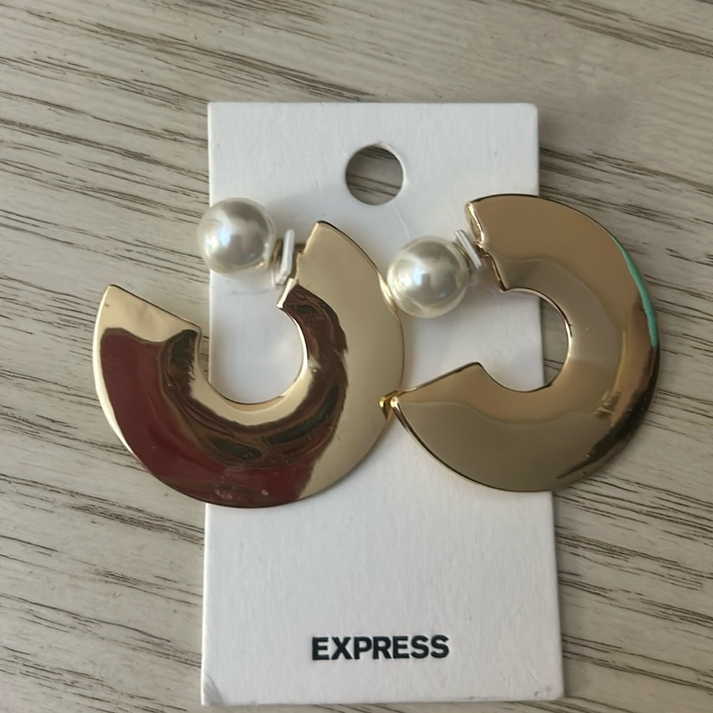Women’s Goldtone and Pearl Earrings